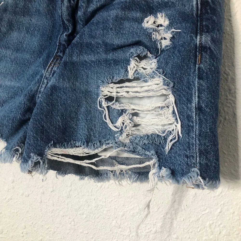 American Eagle High Waisted Distressed Jean Shorts 0
